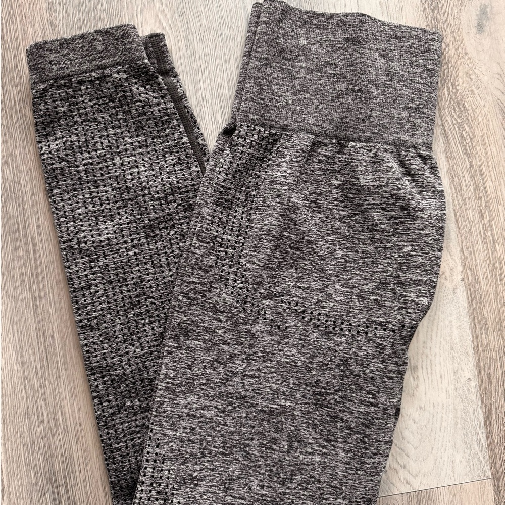grey leggings